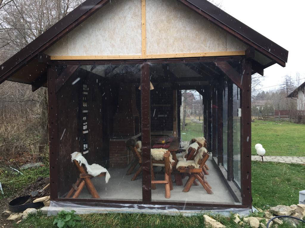 Inchidere foisor cu folie transparenta