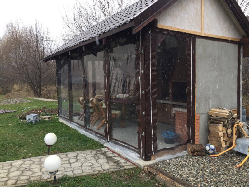 Inchidere foisor cu folie transparenta